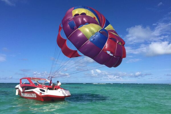 Parasail in Bavaro - PUNTA CANA- Tour / Excursions - Stay Happy RD